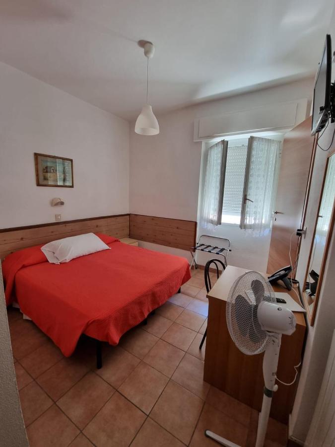 Hotel Riz Finale Ligure Exterior foto