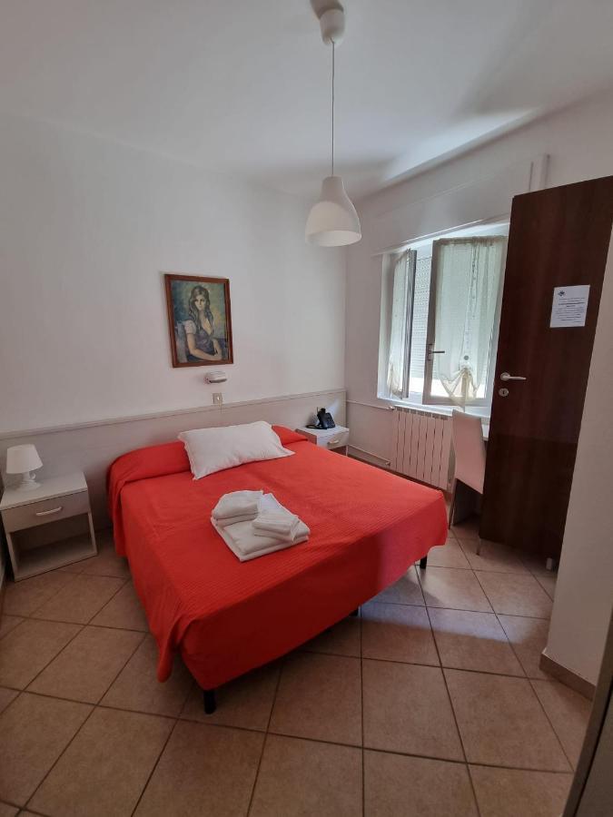 Hotel Riz Finale Ligure Exterior foto